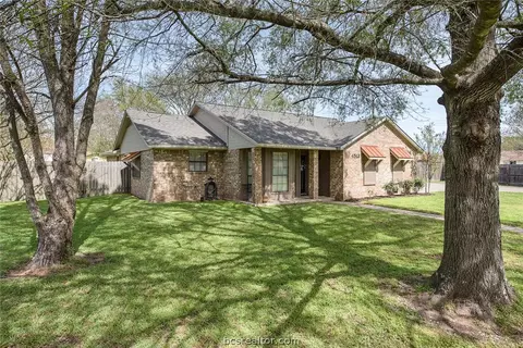 4513 Taft Ct, Bryan, TX 77802 photo 3