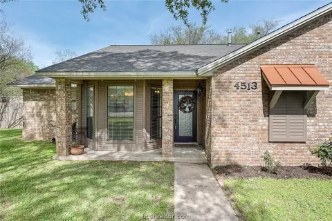 4513 Taft Ct, Bryan, TX 77802 photo 2