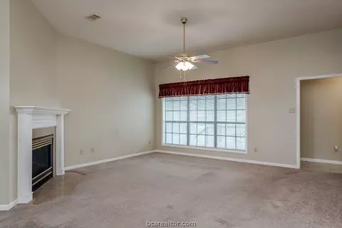 2617 Briton Dr, Bryan, TX 77802 photo 3