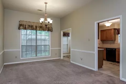 2617 Briton Dr, Bryan, TX 77802 photo 2