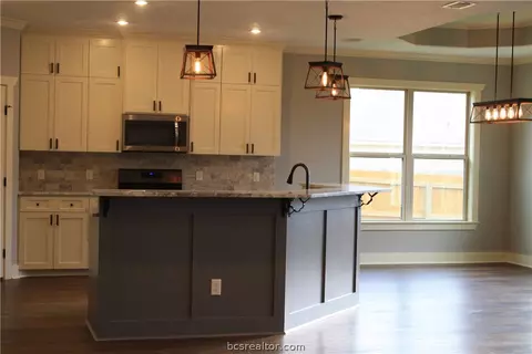 3105 Evan Dr, Bryan, TX 77802 photo 12
