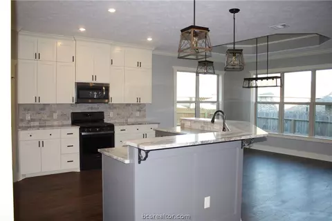 3105 Evan Dr, Bryan, TX 77802 photo 8