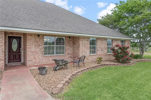 6622 Ethan Ln, Bryan, TX 77808 photo 2