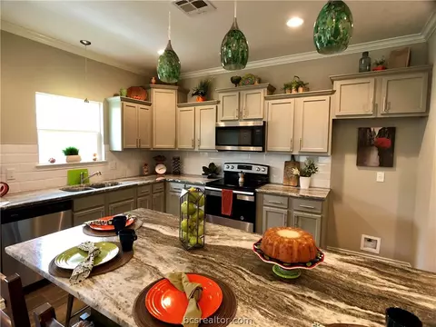 1507 Una Ave, Bryan, TX 77803 photo 5