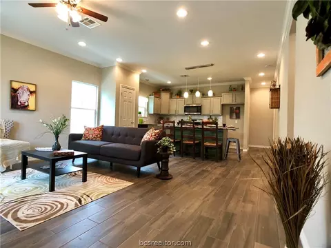 1507 Una Ave, Bryan, TX 77803 photo 3