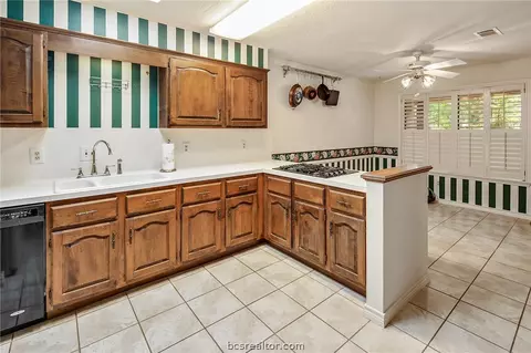 2903 Braeburn St, Bryan, TX 77802 photo 16