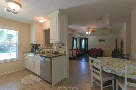 1204 Batts St, Bryan, TX 77803 photo 3