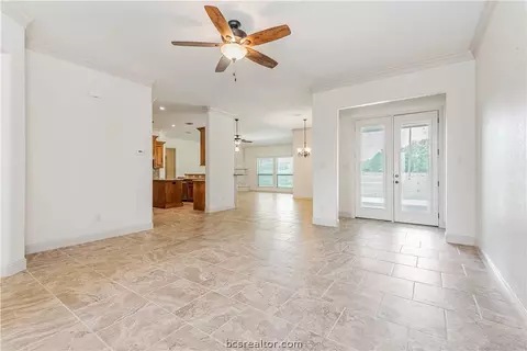 6867 Mccrae Ln, Bryan, TX 77808 photo 5