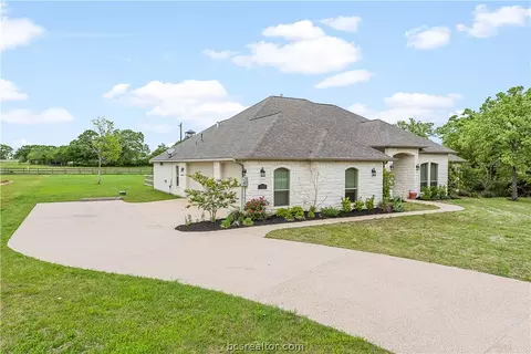 6867 Mccrae Ln, Bryan, TX 77808 photo 2