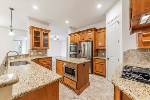 6867 Mccrae Ln, Bryan, TX 77808 photo 10