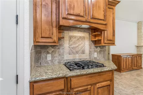 6867 Mccrae Ln, Bryan, TX 77808 photo 9