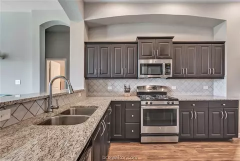 3049 Positano Loop, Bryan, TX 77808 photo 2