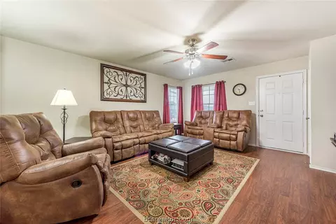 2100 Forge Hill Rd, Bryan, TX 77801 photo 4