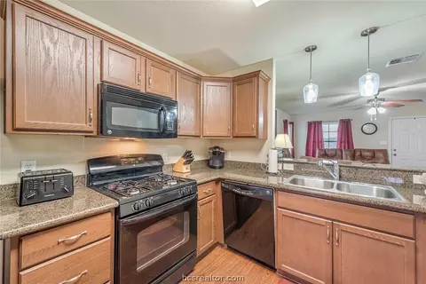 2100 Forge Hill Rd, Bryan, TX 77801 photo 9