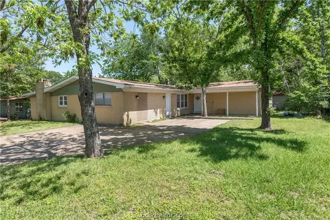 415 Gilbert St, Bryan, TX 77801 photo 2