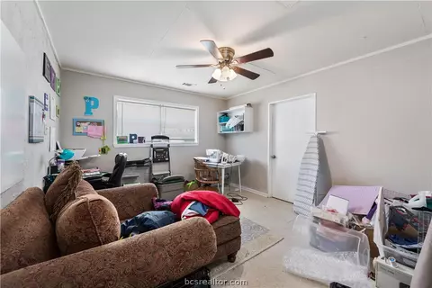 415 Gilbert St, Bryan, TX 77801 photo 3