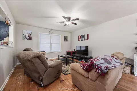 415 Gilbert St, Bryan, TX 77801 photo 5
