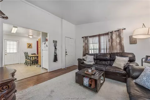 3207 Timberline Dr, Bryan, TX 77802 photo 4