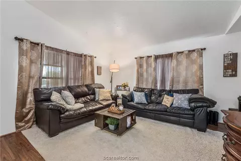 3207 Timberline Dr, Bryan, TX 77802 photo 5