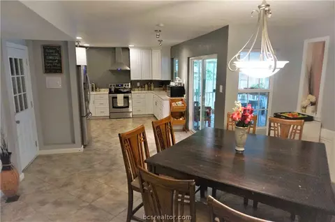 2107 La Brisa Dr, Bryan, TX 77807 photo 5