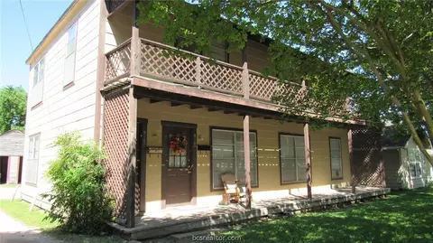 910 E 29th St, Bryan, TX 77803 photo 1