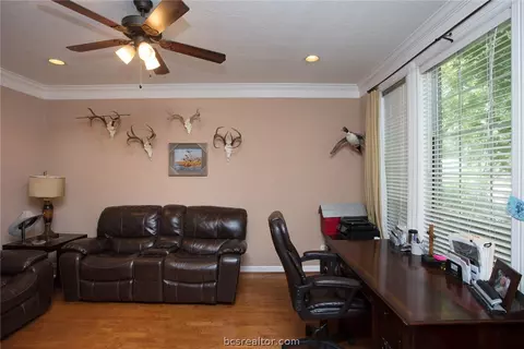 4607 Locksford, Bryan, TX 77802 photo 4
