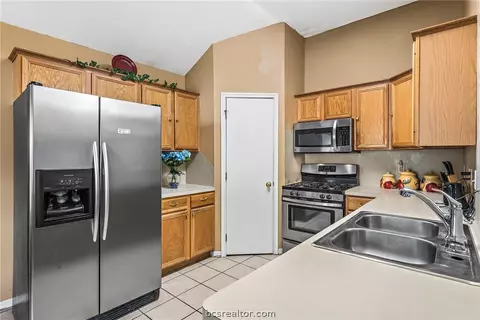 3305 Augusta Dr, Bryan, TX 77803 photo 6