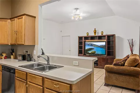 3305 Augusta Dr, Bryan, TX 77803 photo 8