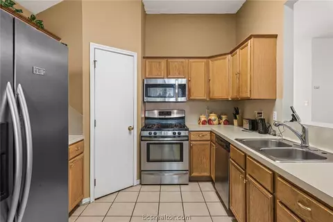 3305 Augusta Dr, Bryan, TX 77803 photo 7