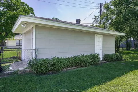 1511 28th St, Bryan, TX 77802 photo 2