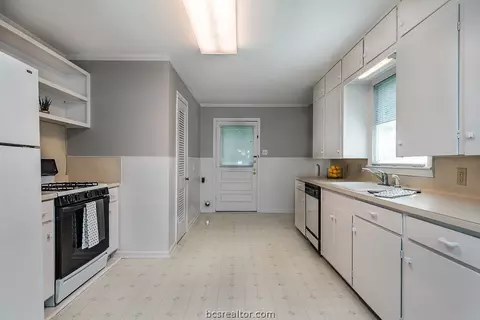 1511 28th St, Bryan, TX 77802 photo 11