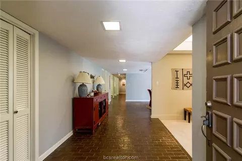 905 Ruskin Dr, Bryan, TX 77802 photo 6