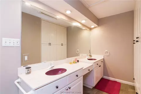 905 Ruskin Dr, Bryan, TX 77802 photo 32