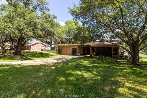 905 Ruskin Dr, Bryan, TX 77802 photo 3