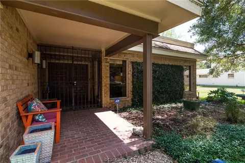 905 Ruskin Dr, Bryan, TX 77802 photo 5
