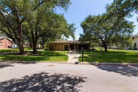 905 Ruskin Dr, Bryan, TX 77802 photo 1