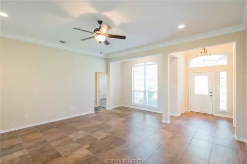 3804 Park Hampton Dr, Bryan, TX 77802 photo 4