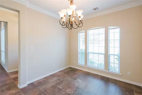 3804 Park Hampton Dr, Bryan, TX 77802 photo 7