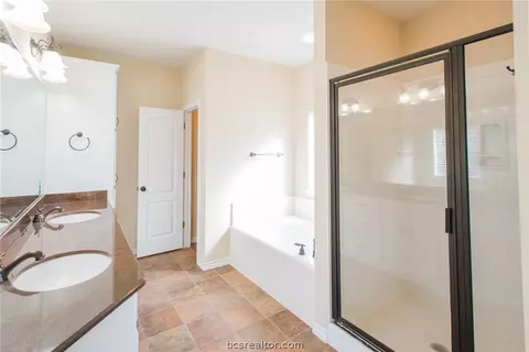 3804 Park Hampton Dr, Bryan, TX 77802 photo 16