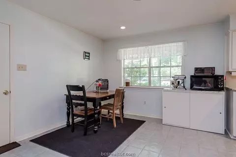 3510 Spring Ln, Bryan, TX 77802 photo 9