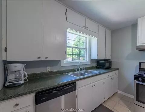 1504 E 28th St, Bryan, TX 77802 photo 12