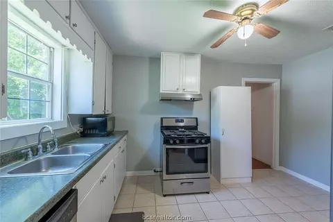 1504 E 28th St, Bryan, TX 77802 photo 10