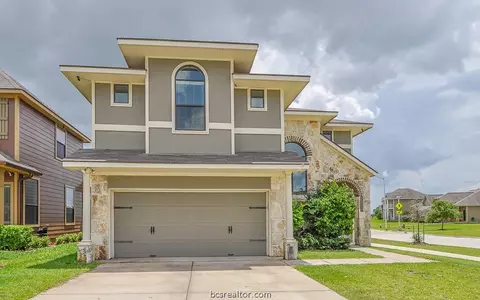 2000 Spring Leaf Ct, Bryan, TX 77807 photo 1