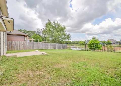 2000 Spring Leaf Ct, Bryan, TX 77807 photo 22