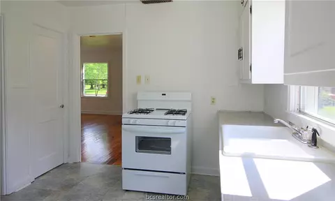 1308 E 30th St, Bryan, TX 77802 photo 6
