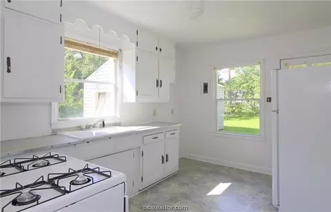 1308 E 30th St, Bryan, TX 77802 photo 5