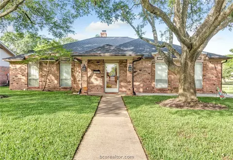 2603 Arbor Dr, Bryan, TX 77802 photo 2