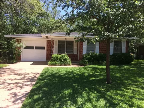 205 Helena St, Bryan, TX 77801 photo 1