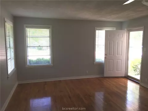 205 Helena St, Bryan, TX 77801 photo 4