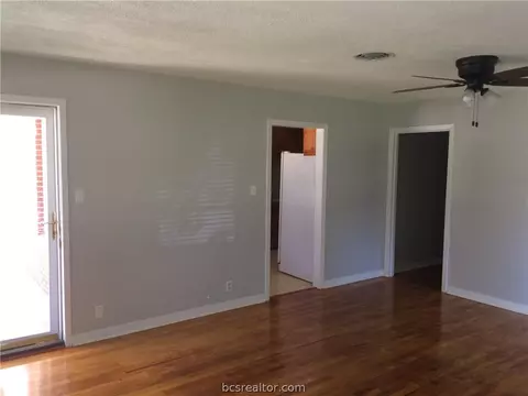 205 Helena St, Bryan, TX 77801 photo 3